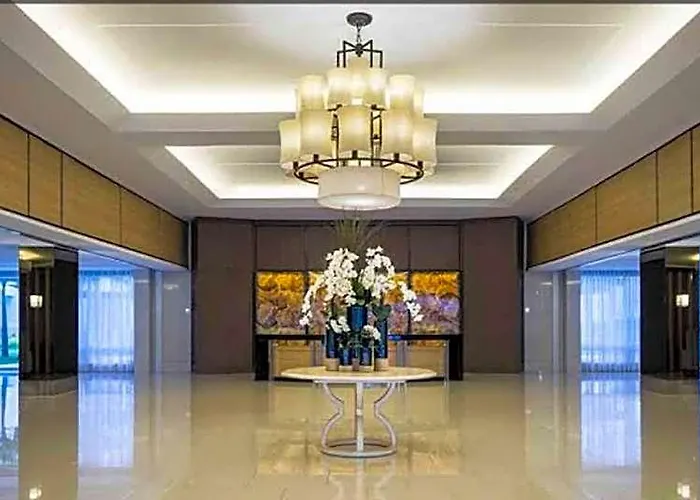 Shell Residences Near Mall Of 3*